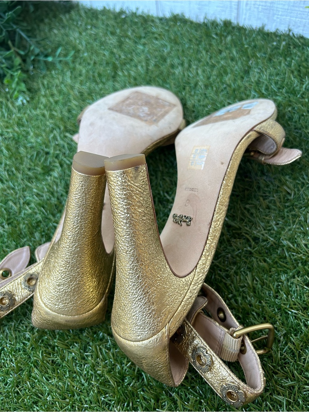 COACH Gold Ankle strap sandals  Sz 8 brand new party shoes elegant heels - Picture 15 of 16
